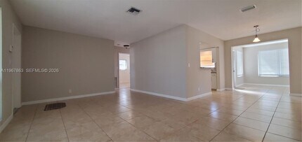1900 N 32nd Ct in Hollywood, FL - Building Photo - Building Photo