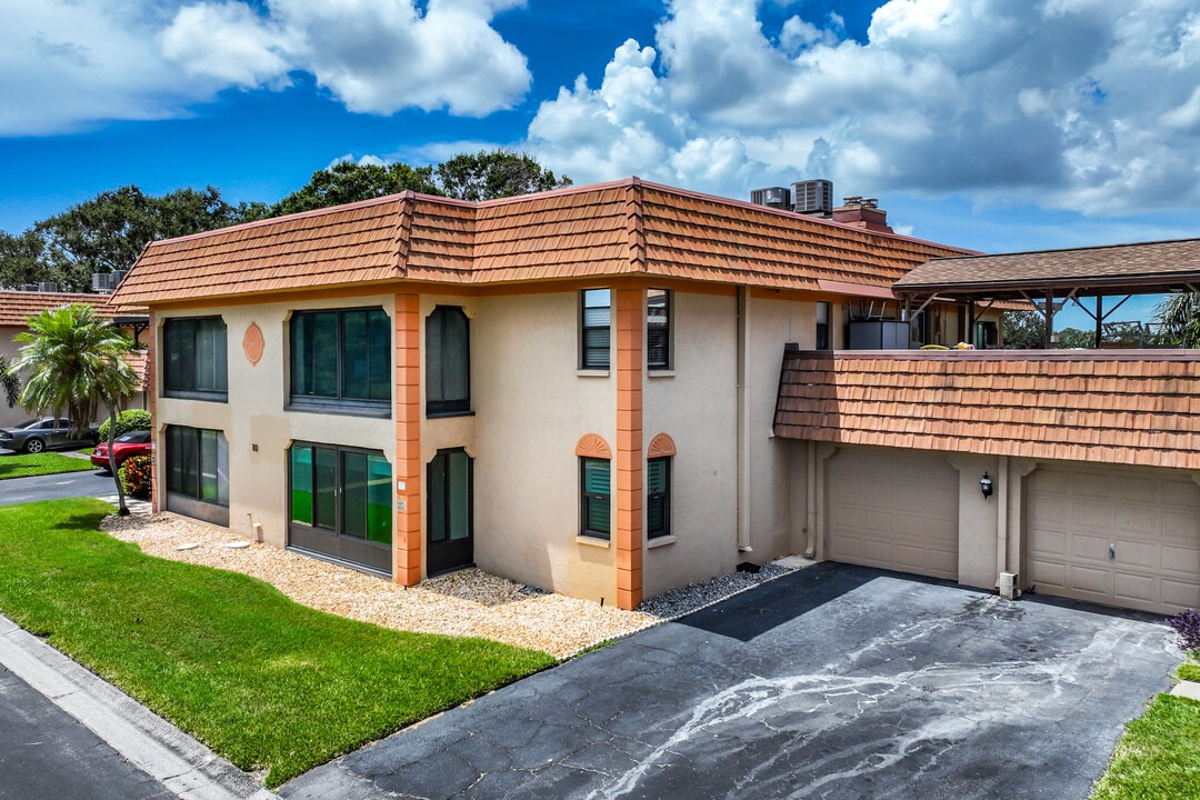 Willow Point Condominiums in Largo, FL - Foto de edificio