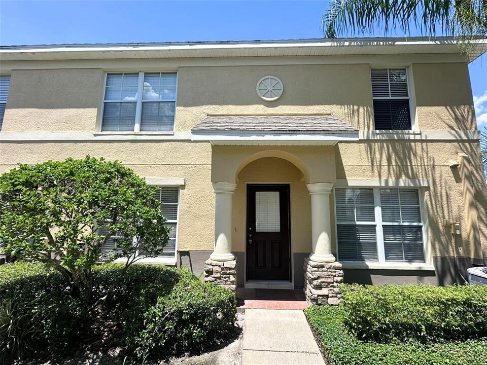 5432 River Rock Rd in Lakeland, FL - Foto de edificio