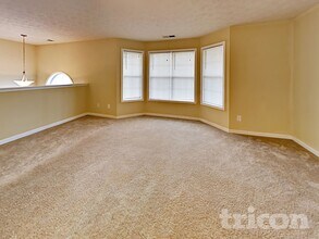 3935 Piper Glen Dr NE in Buford, GA - Foto de edificio - Building Photo