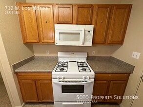 712 Lon Moore St in Charleston, MO - Building Photo - Building Photo