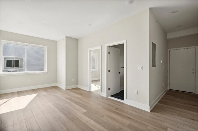 2105 Germantown Ave in Philadelphia, PA - Building Photo - Building Photo