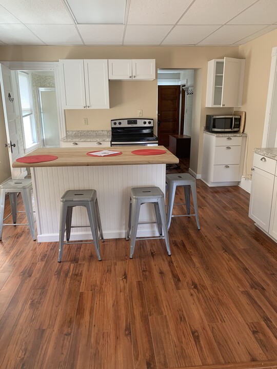 113 Oak St, Unit College Housing 25-26 in Plattsburgh, NY - Building Photo