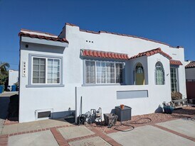 2826 8th Ave in Los Angeles, CA - Building Photo