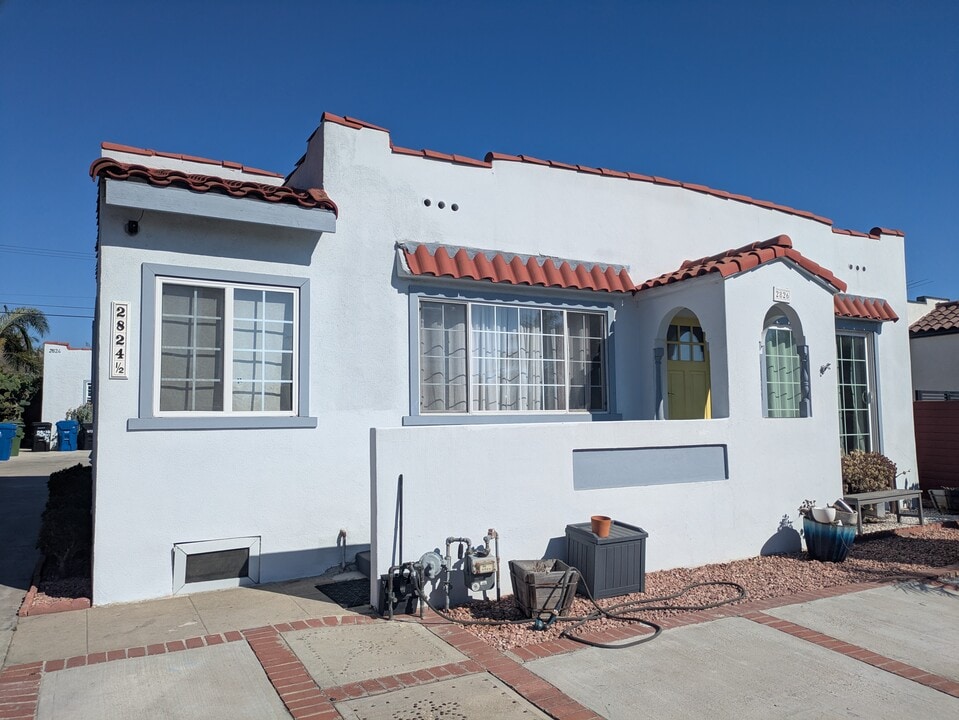 2826 8th Ave in Los Angeles, CA - Foto de edificio