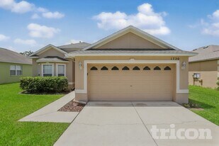 1720 Mountclair Ct in Mount Dora, FL - Building Photo