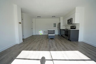 846 Massachusetts Ave in Arlington, MA - Building Photo - Building Photo
