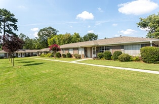 Chastaine Park Apartments in Homewood, AL - Building Photo