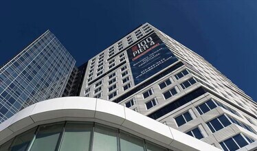 100 Pier 4 Blvd. in Boston, MA - Foto de edificio - Building Photo