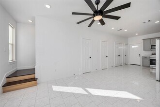 7710 Independence St in Houston, TX - Building Photo - Building Photo