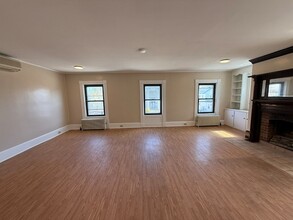 68 Court St, Unit 2 in Plymouth, MA - Building Photo - Building Photo