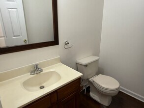 102 Eaton Dr in Wayne, PA - Building Photo - Building Photo