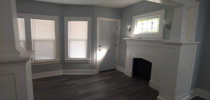 2172 W Forest Home Ave in Milwaukee, WI - Building Photo - Building Photo