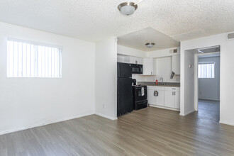 The Canvas Apartments in Phoenix, AZ - Building Photo - Interior Photo