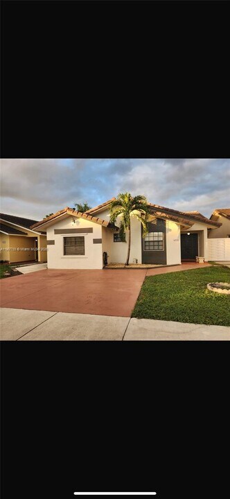 6931 NW 169th Terrace in Hialeah, FL - Building Photo