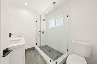 4832 Downey Ave-Unit -4834-01 in Lakewood, CA - Building Photo - Building Photo