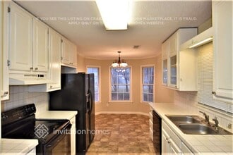 450 Leigh Kay Dr in Lawrenceville, GA - Foto de edificio - Building Photo