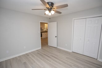 917 Harding St in Jefferson City, MO - Building Photo - Building Photo