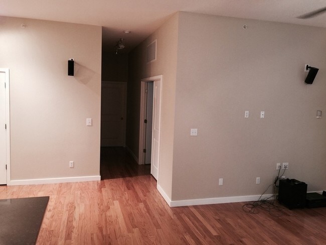623 W Walnut St-Unit -406 in Springfield, MO - Building Photo - Building Photo