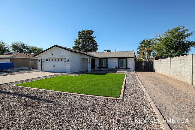 15836 N 63rd Ave in Glendale, AZ - Building Photo - Building Photo