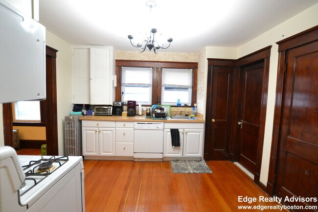 8 Niles St in Boston, MA - Building Photo - Building Photo