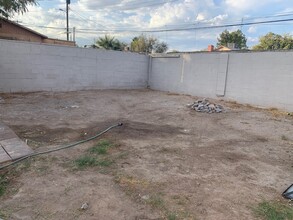 1801 Elm Ave in Las Vegas, NV - Building Photo - Building Photo