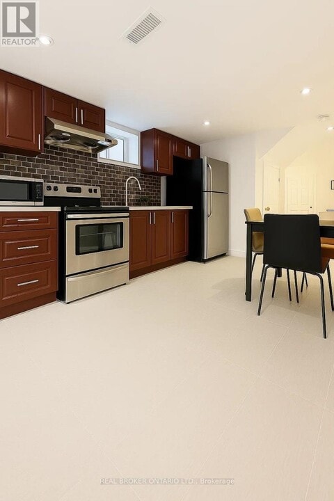 95 Porchester Dr in Toronto, ON - Building Photo
