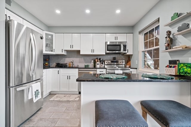 property at 33 Weathervane Dr
