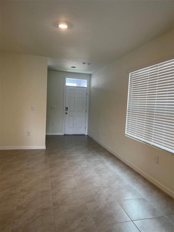 5526 Oxford Gray Rd in Zephyrhills, FL - Building Photo - Building Photo