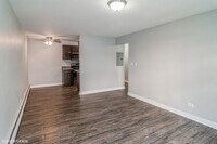 605 N Wolf Rd photo'