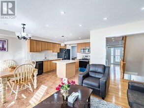 632 Scott Blvd in Milton, ON - Building Photo - Building Photo