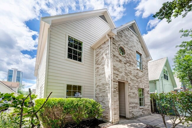 property at 2802 Austin St