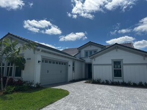 15192 Wildwood Cir in Westlake, FL - Building Photo - Building Photo