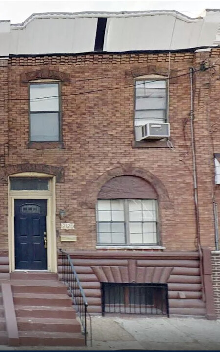 2320 S 16th St, Unit 1 bedrm Second Floor apt. in Philadelphia, PA - Building Photo