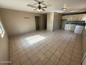 2484 N Sulphur Springs St in Douglas, AZ - Building Photo - Building Photo