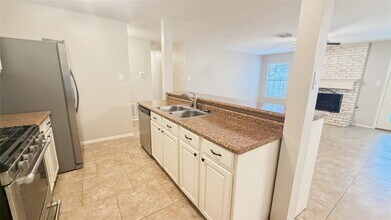 31 Dellforest Ct in Spring, TX - Building Photo - Building Photo