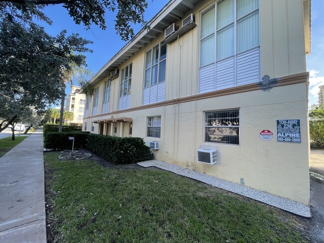 622 - Salamanca in Coral Gables, FL - Building Photo - Building Photo