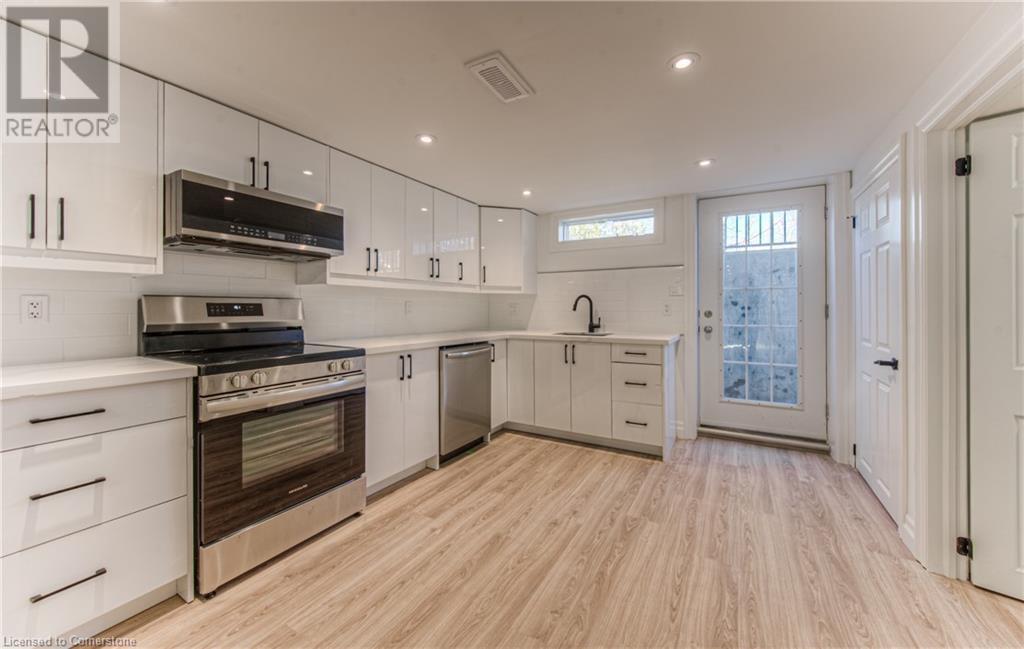 511 Strasburg Rd in Kitchener, ON - Building Photo