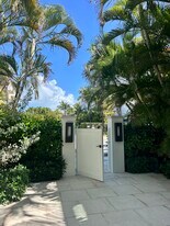 122 Peruvian Ave, Unit Palm Beach Condo in Palm Beach, FL - Building Photo