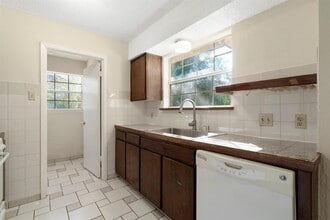 7703 Peaceful Hill Ln in Austin, TX - Building Photo - Building Photo