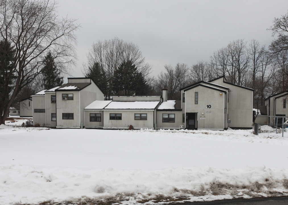 Seven Greens Apartments in Kingston, NY - Building Photo