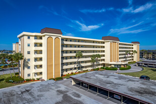 Hamilton House at Sea Towers in St. Petersburg, FL - Building Photo