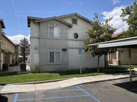 600 Hosking Ave in Bakersfield, CA - Building Photo
