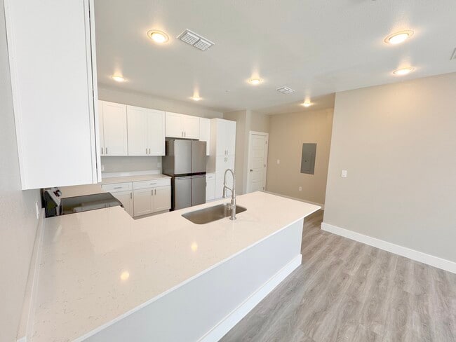 577 Richlands Way, Unit 101