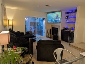 3542 Shoreline Bluff Lane, Unit (1st Floor Bedroom - Ground Level) in San Diego, CA - Building Photo