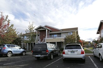 Eastlake Village in Bend, OR - Foto de edificio - Building Photo