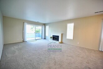 575 Larkspur Plaza Dr in Larkspur, CA - Building Photo - Building Photo