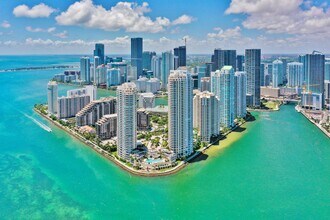 848 Brickell Key Dr, Unit 3206 in Miami, FL - Building Photo - Building Photo