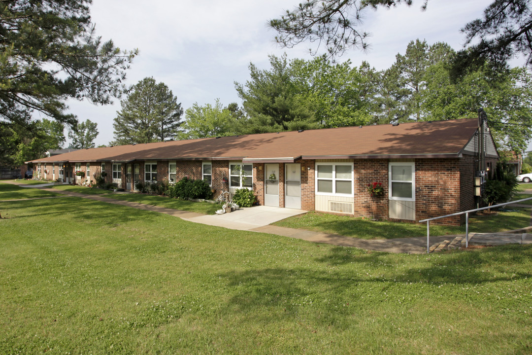 Columbia Meadows Apartments in Columbia, TN - Building Photo