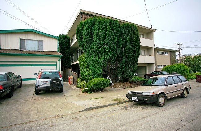 1146 Washington Ave in Albany, CA - Building Photo - Building Photo